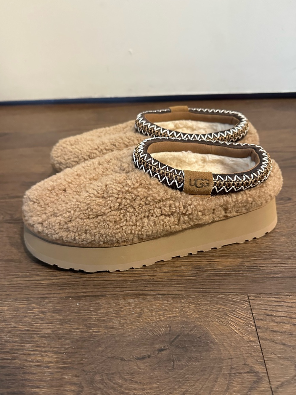 UGG Tazz Maxi Curly Platform Slippers